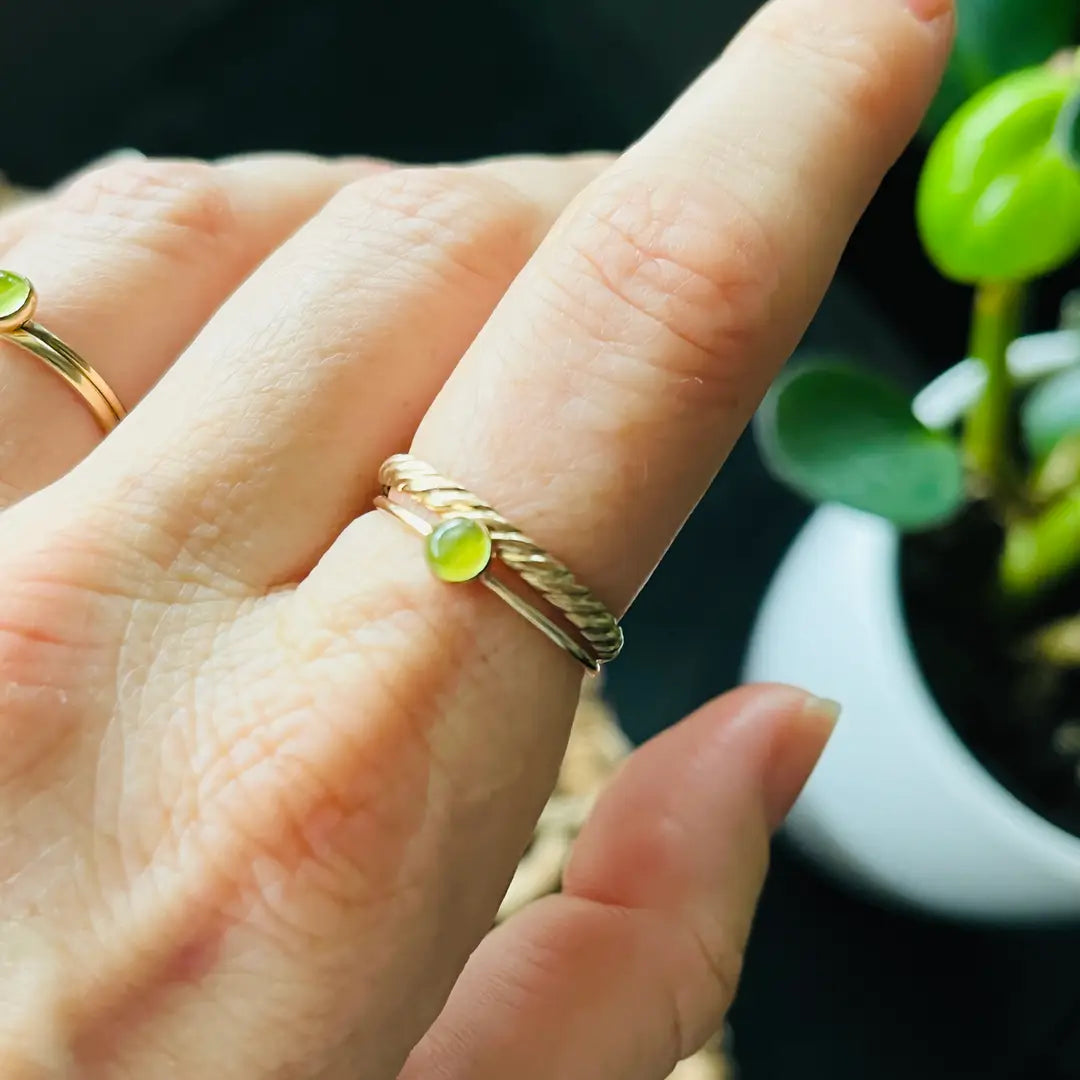 Peridot 5mm Gemstone Ring