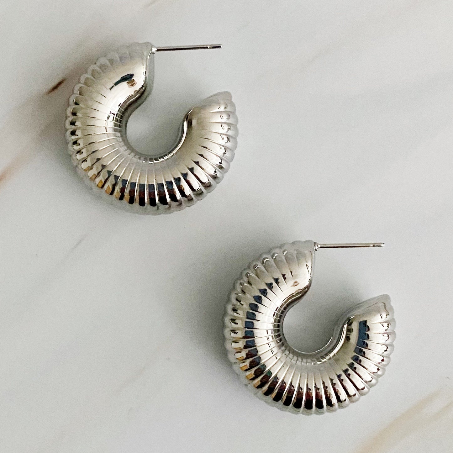 Chunky Ribbed Hoops