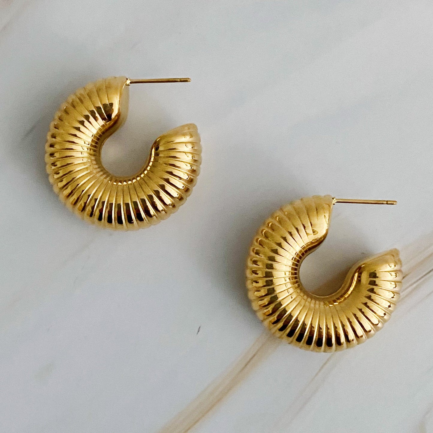 Chunky Ribbed Hoops
