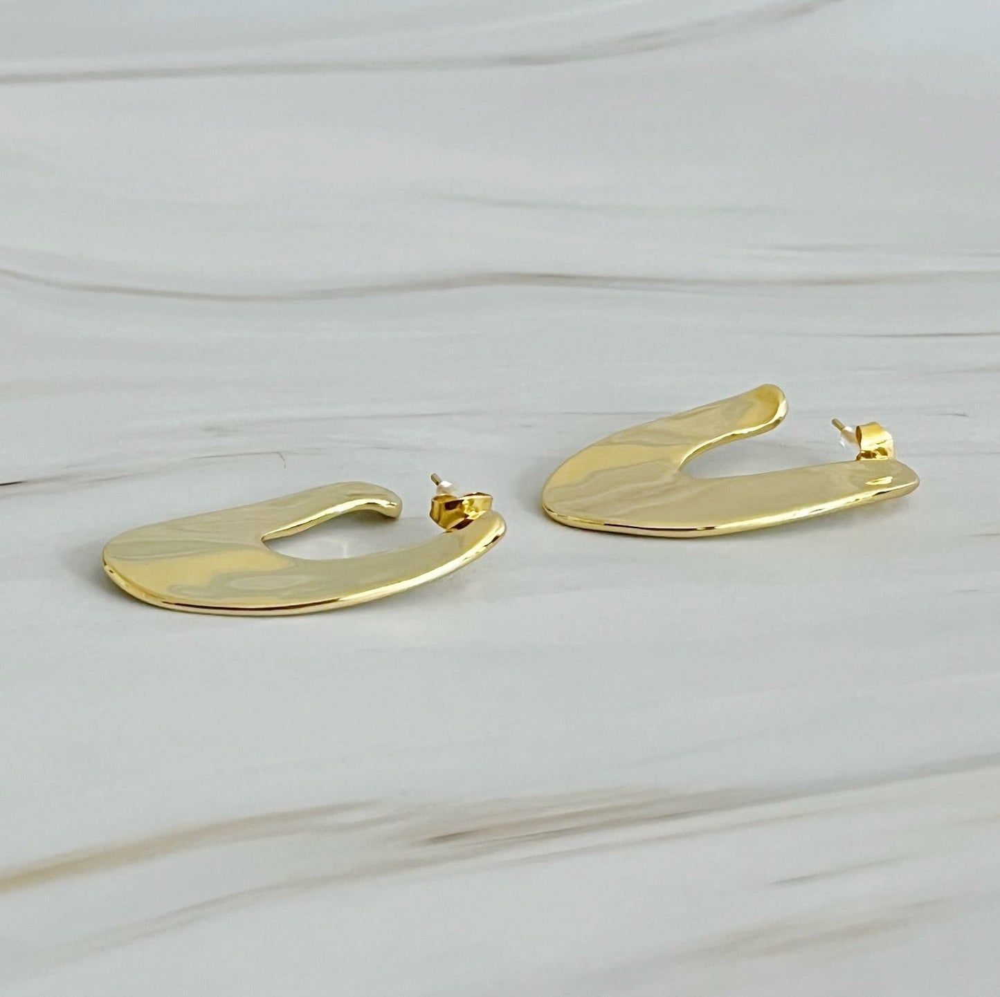 Wave Golden Hoops