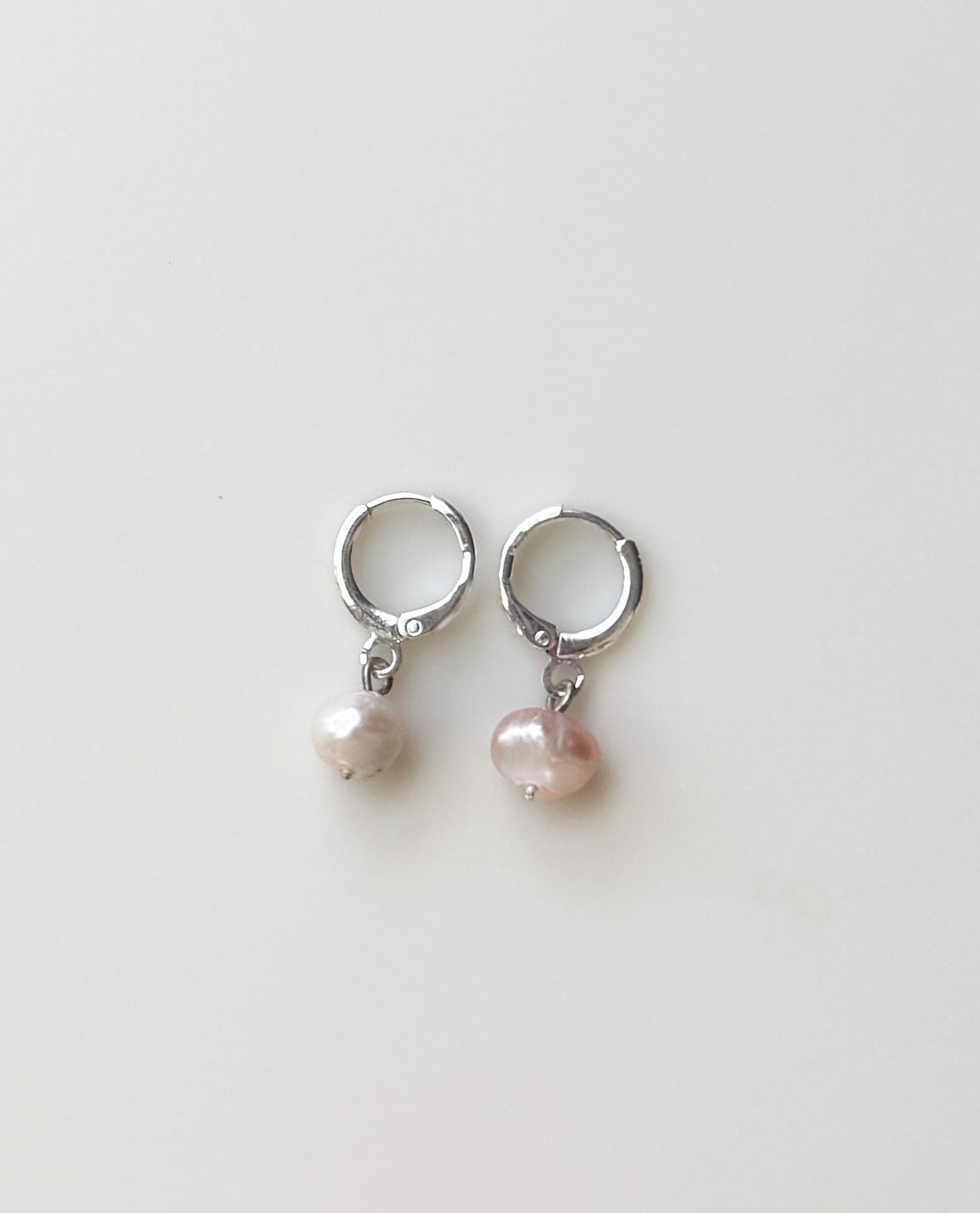 Lily Pearl Earrings