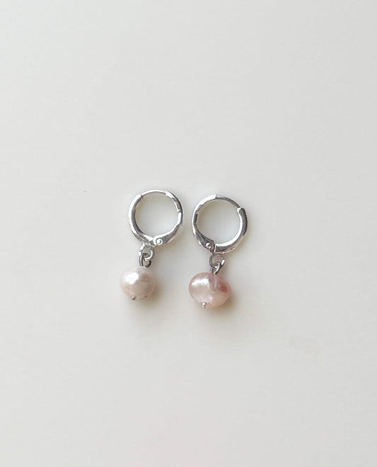 Lily Pearl Earrings