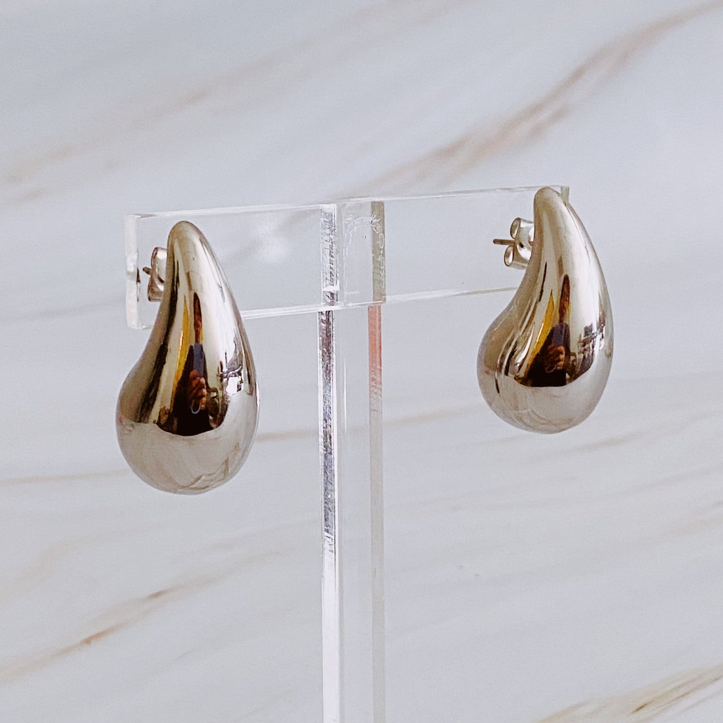 Light & Chunky Teardrop Studs