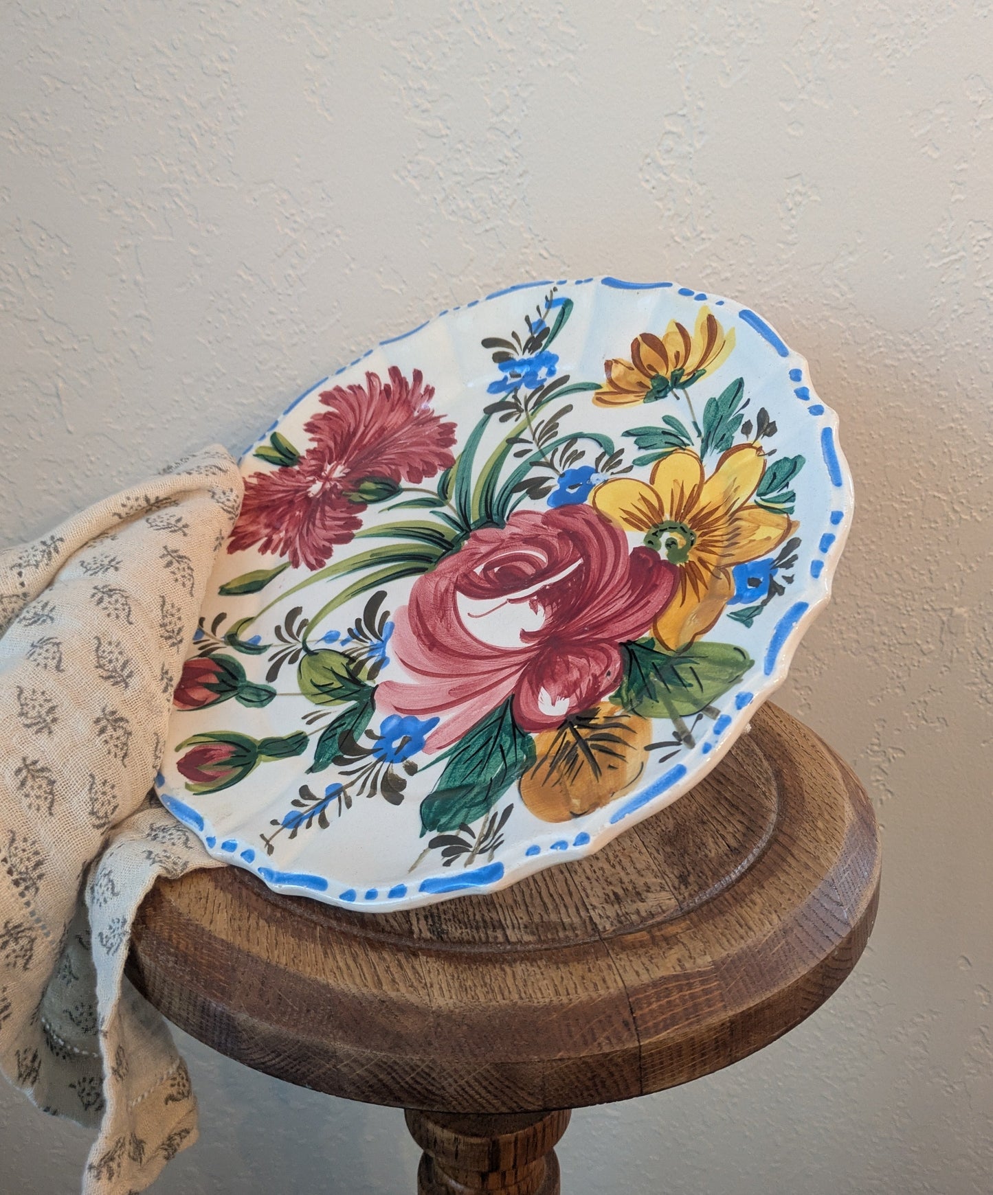 Italian Nove Rose Ceramic Plate