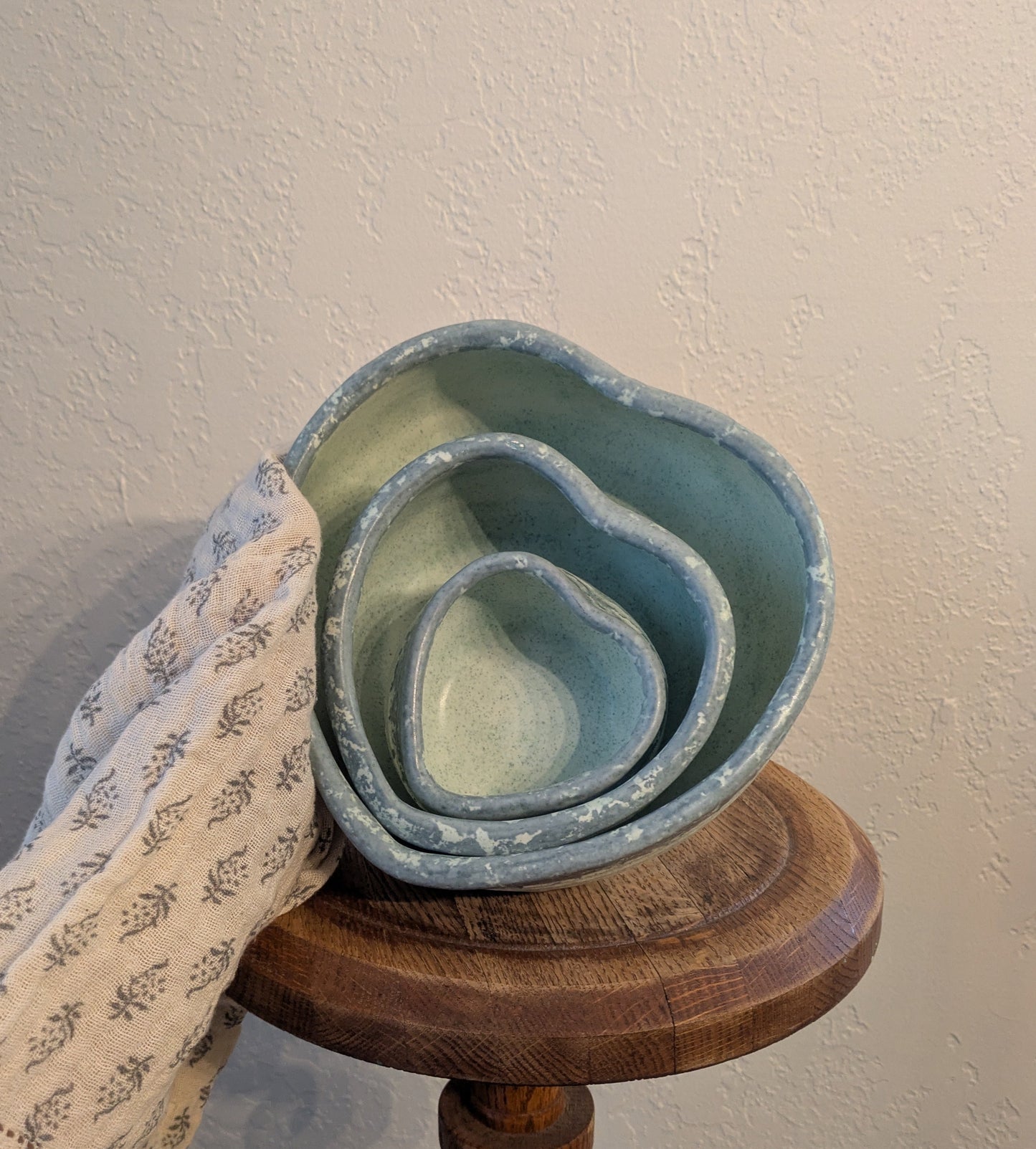 Set of 3 Ceramic Heart Bowls
