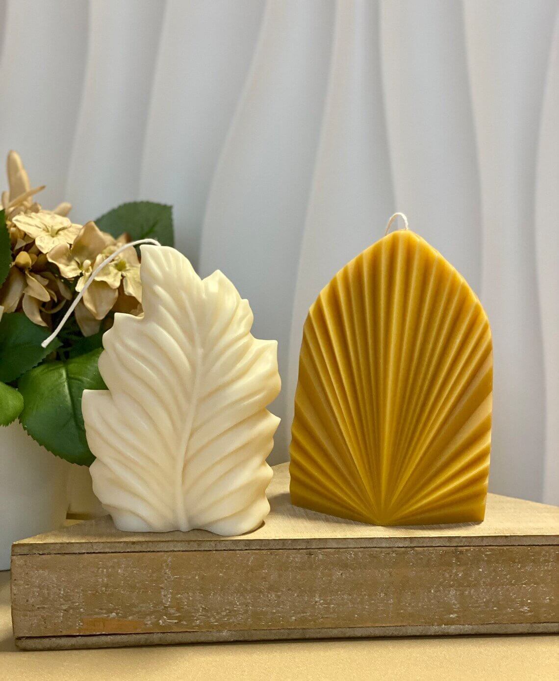 Minimalist Palm Leaf Soy Candle