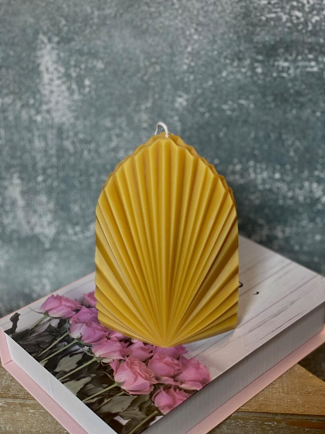 Minimalist Palm Leaf Soy Candle